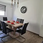 Lejlighed With Parking Space - 22347 *
