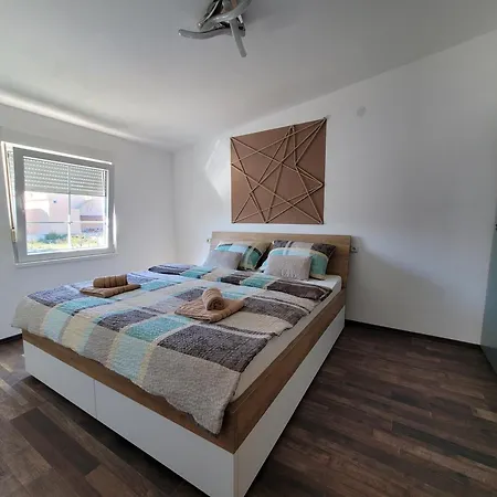 Appartement With Parking Space - 22347 *