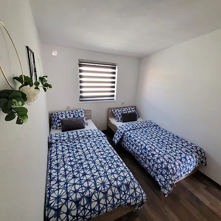 Appartement With Parking Space - 22347 *