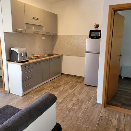 With Parking Space - 22347 Appartement Vir