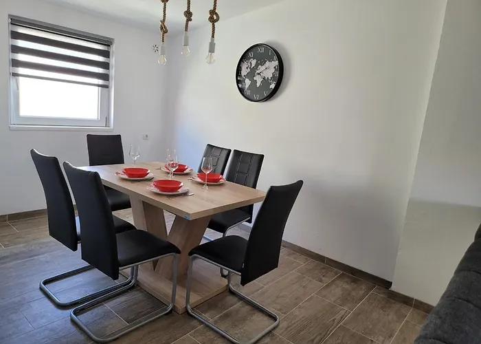 Апартаменты With Parking Space - 22347 *